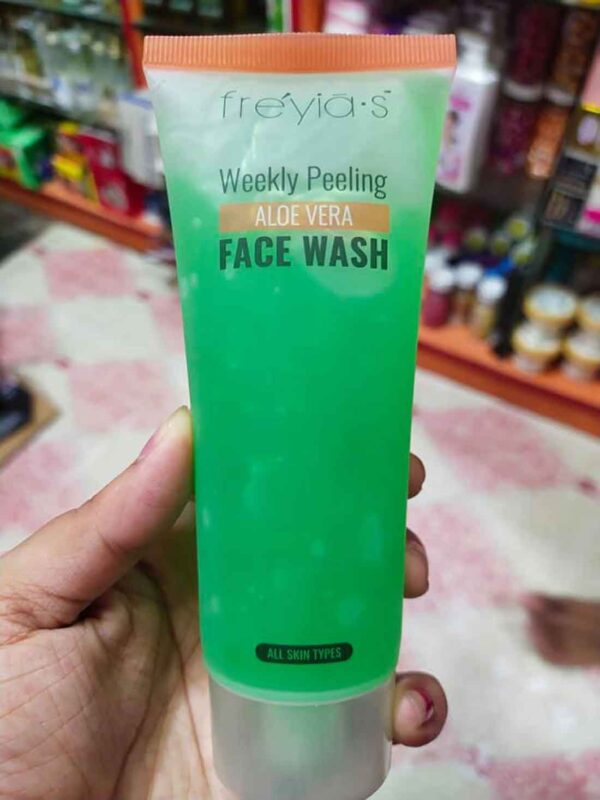 Freyias Weekly Peeling Face Wash